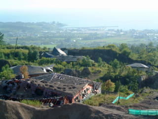 噴火のつめ跡と噴火湾